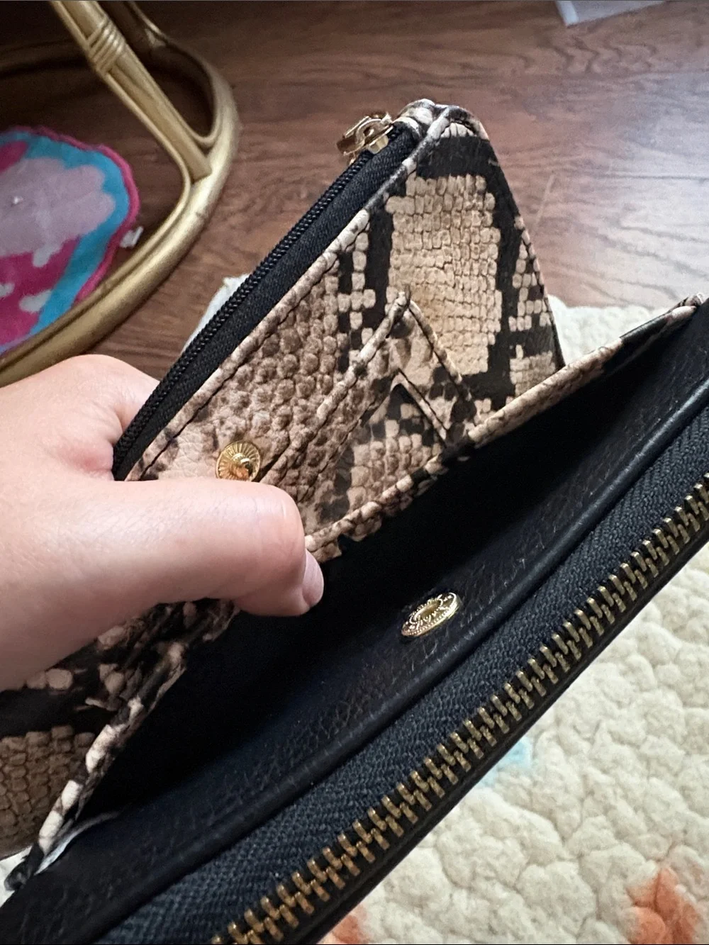 Enzo Angiolini Snake Print Zip Wallet